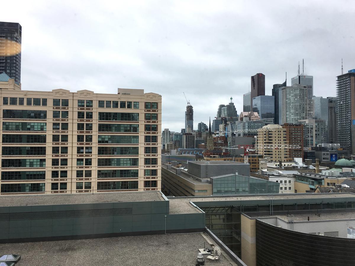 Toronto Metropolitan University- Pitman Hall Residence Exteriör bild