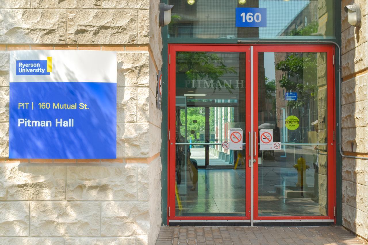 Toronto Metropolitan University- Pitman Hall Residence Exteriör bild